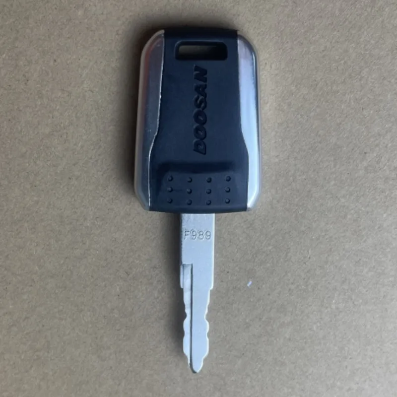 1 PCS Key F900 For Deawoo Doosan Bobcat Terex Excavator Heavy Equipment Ignition Start Switch Door Lock Fit E80