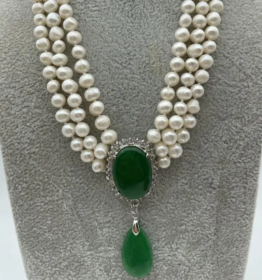 

lady's finest accessory! 3 Rows white pearl 7-8mm green jade Pendant Necklace