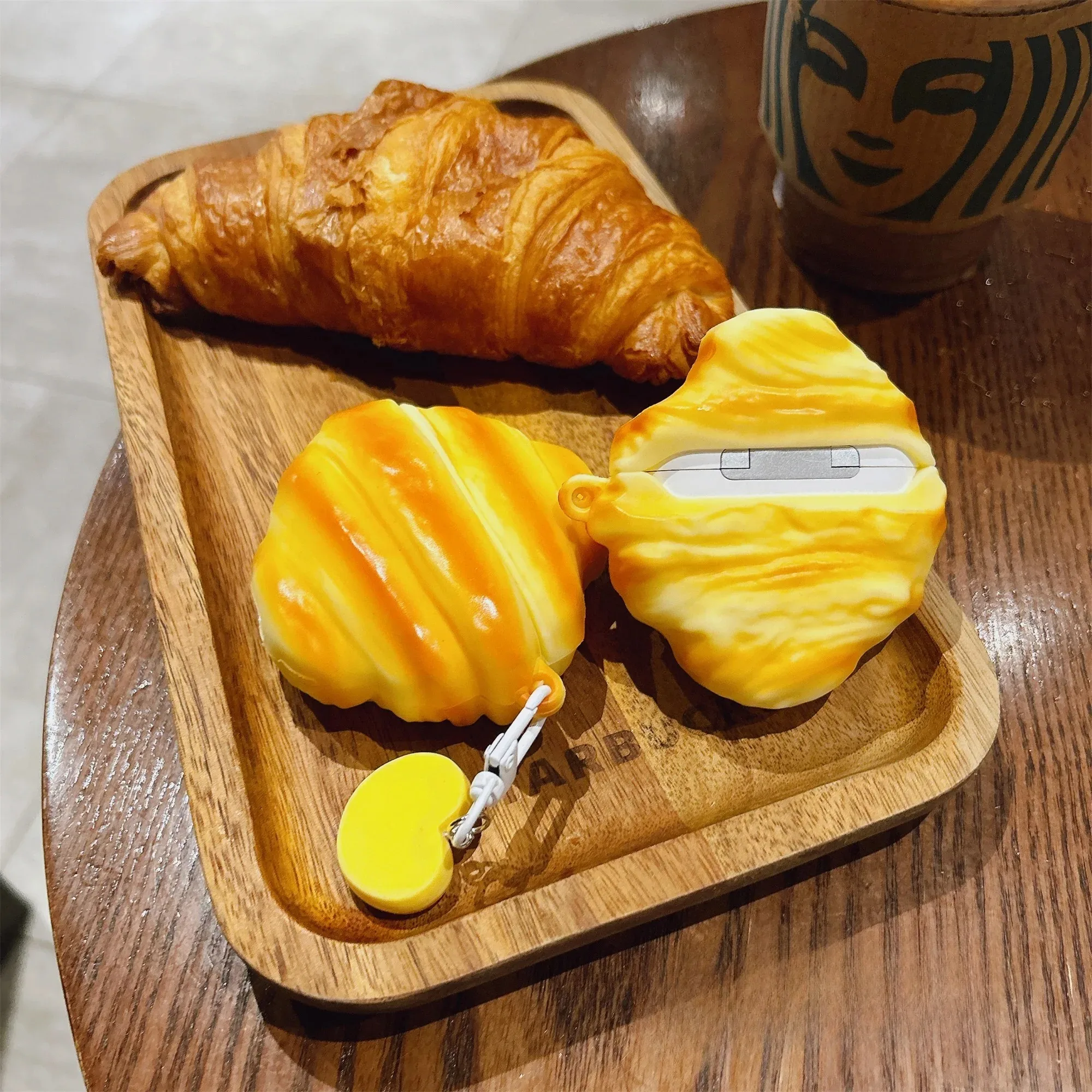 Creative Simulation Croissant Bread Headphone Cover for Apple Airpods 1/2 3 4 Pro/Pro2 Silicone Shockproof Case