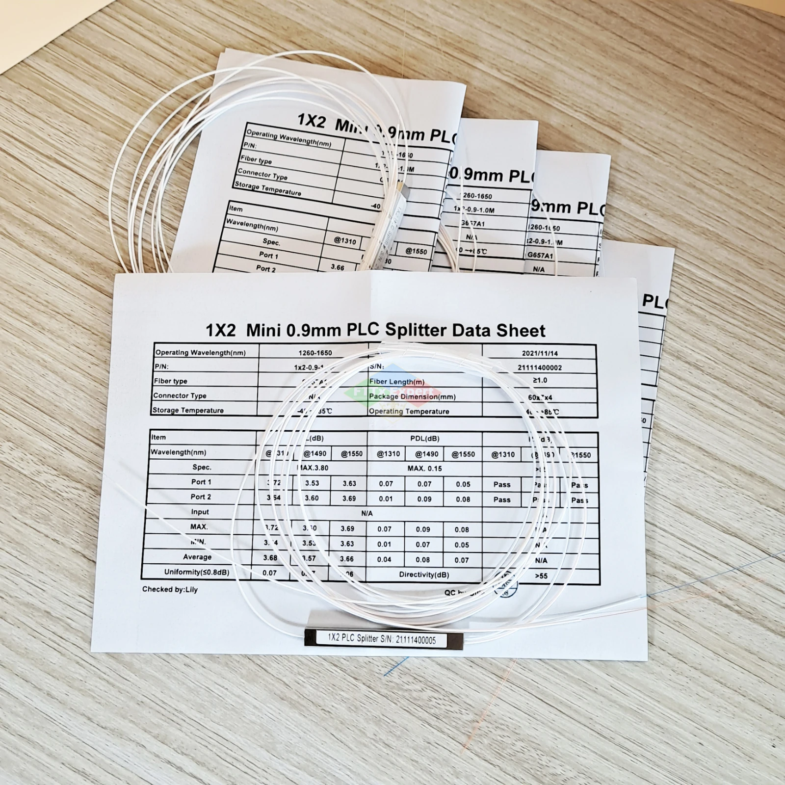 10pcs/lot 1x2 1x4 1x8 1x16 fiber optic PLC splitter without connector cable 0.9mm Mini Blockless 2,4 Ports PLC Splitter
