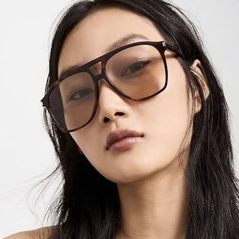 DOHOHDO Modische Übergroße Doppelbrücken-Piloten-Sonnenbrille für Herren Vintage Nieten Damen Blaue Trendige Punk-Sonnenbrille UV400-Schutz – Detail 4