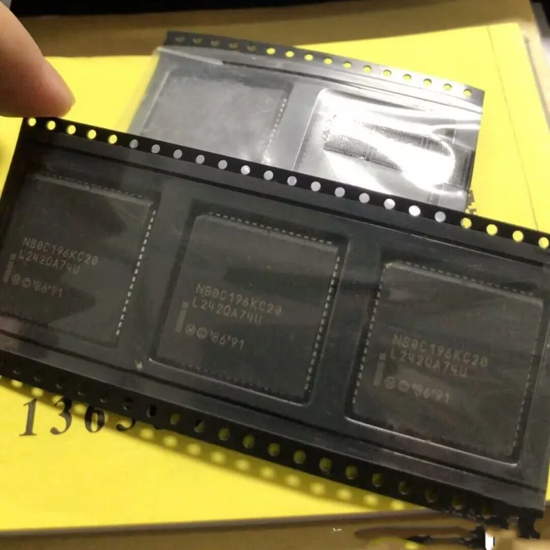

1PCS New Original N80C196KC20 N80C196 Encapsulated PLCC68 Microcontroller