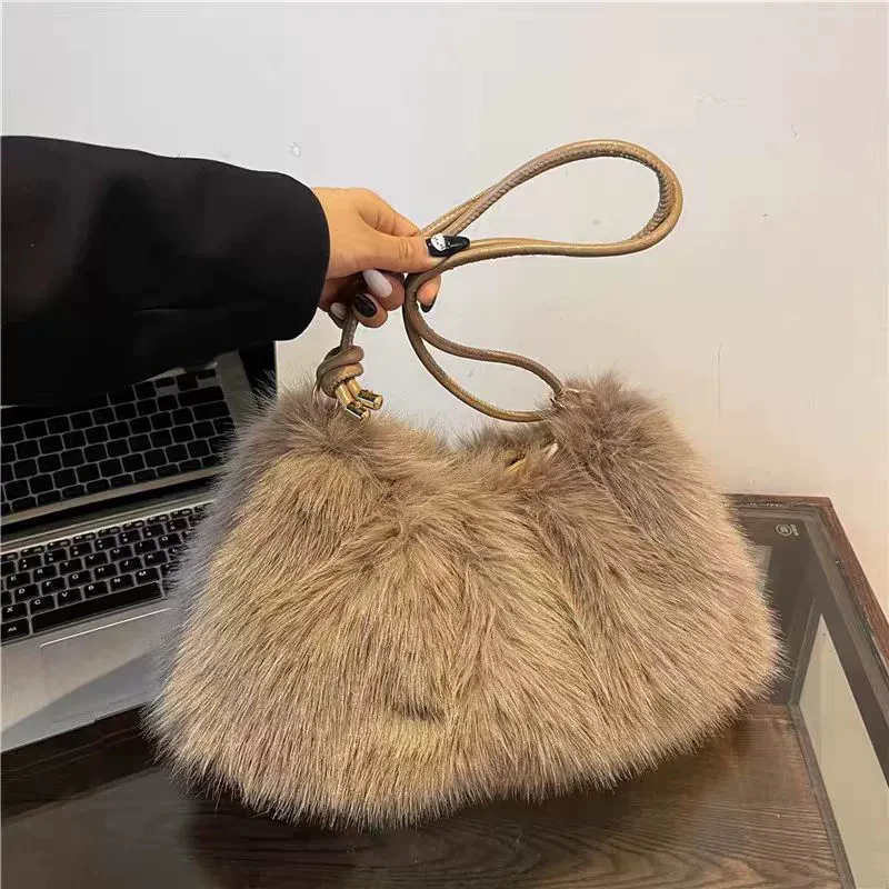 Women's Large Capacity Shoulder Bag Solid Color Plush Imitation Fur Handbag For Autumn And Winter Fashion