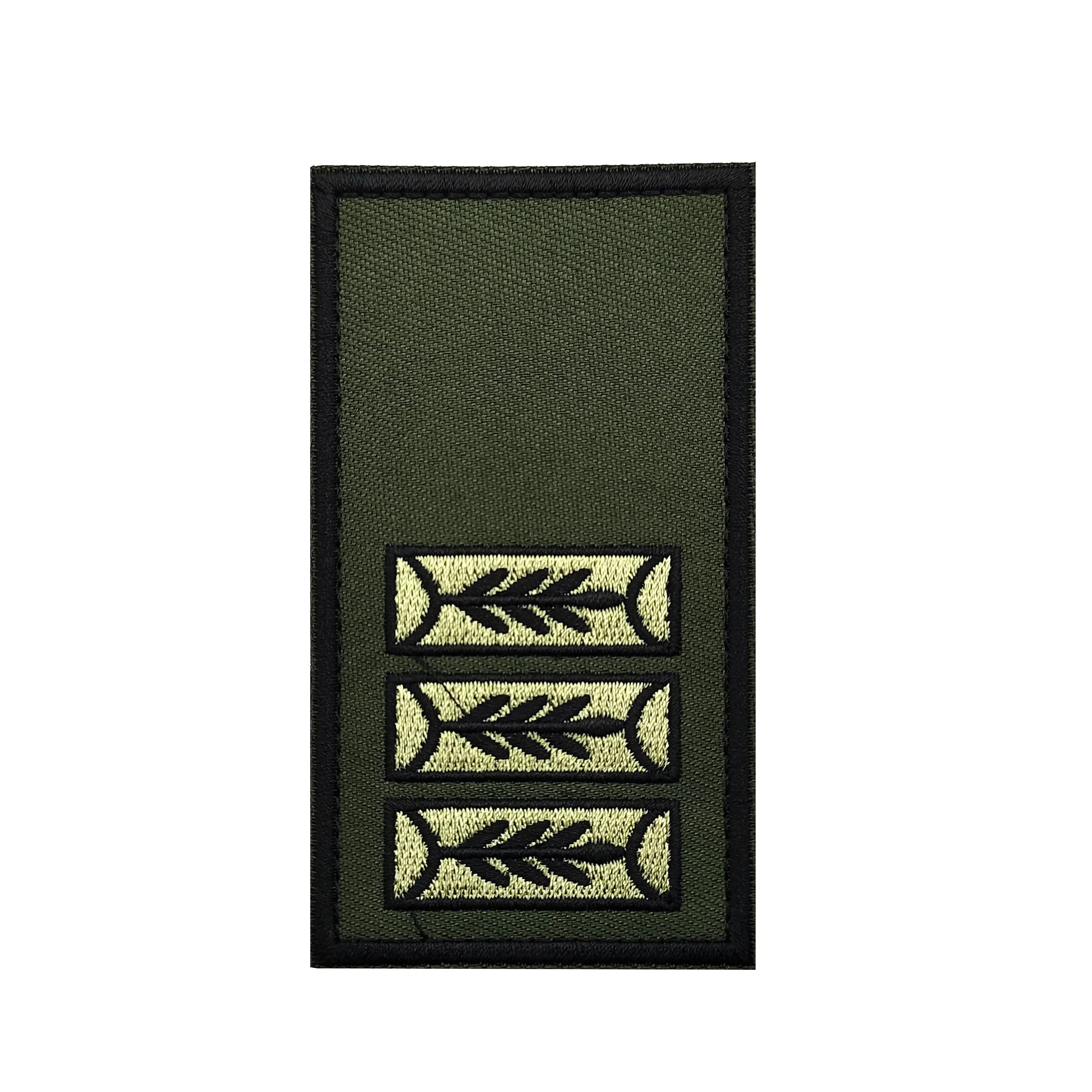 Lot de deux insignes tissus au grade de Sergent de l'Armée Américaine Lot de deux insignes tissus au grade de Sergent de l'Armée Américaine