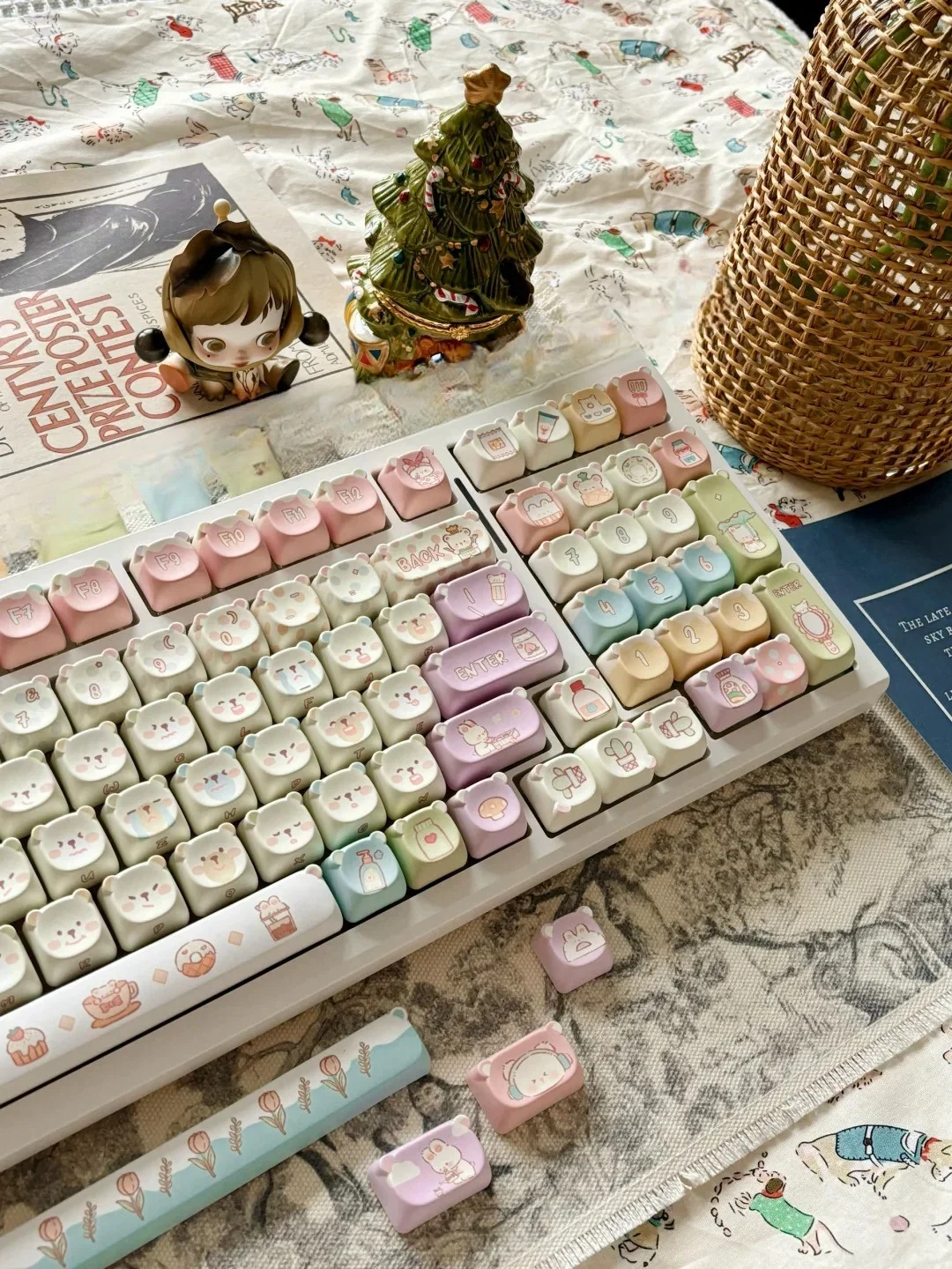 Eao Pink Purple Expression Pbt Keycap para Faça Você Mesmo Teclado Mecânico Urso Keycap Kawaii Bonito Side Gravado Keycaps Iso Ansi Layout