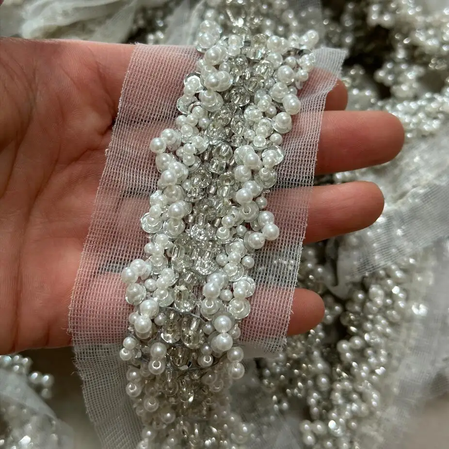 20 toppe bianche con paillettes da 3,8 cm, fiori con perline di