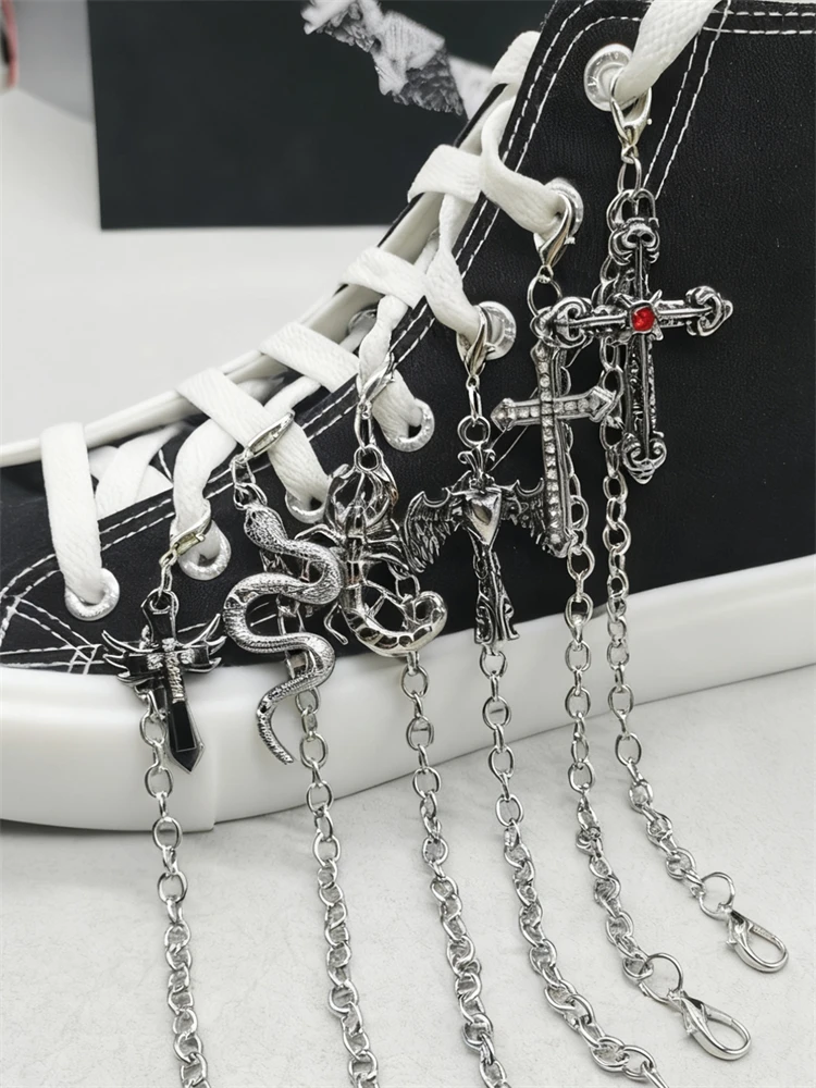 1 Stück Schlangen-Schuhkette DIY-Zubehör Glitzernde Kreuz-Schuhschnalle Dekorationen Skorpion-Schnürsenkelclip Abnehmbarer Flügel-Schnürsenkel-Charm – Detail 6
