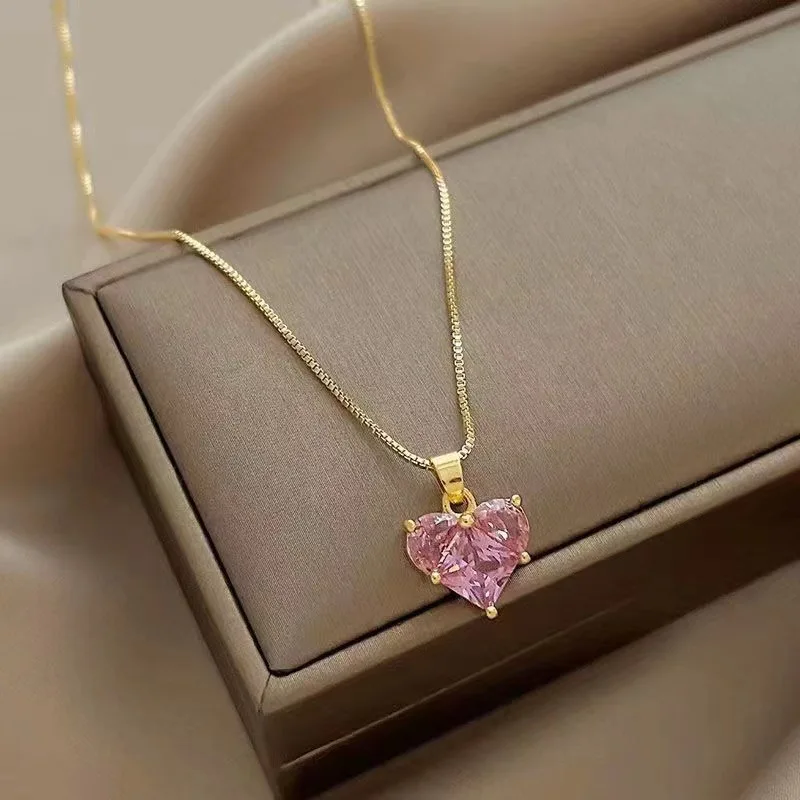 French Romantic Temperament Love Heart pink Zircon Necklace Female Simple Clavicle Chain