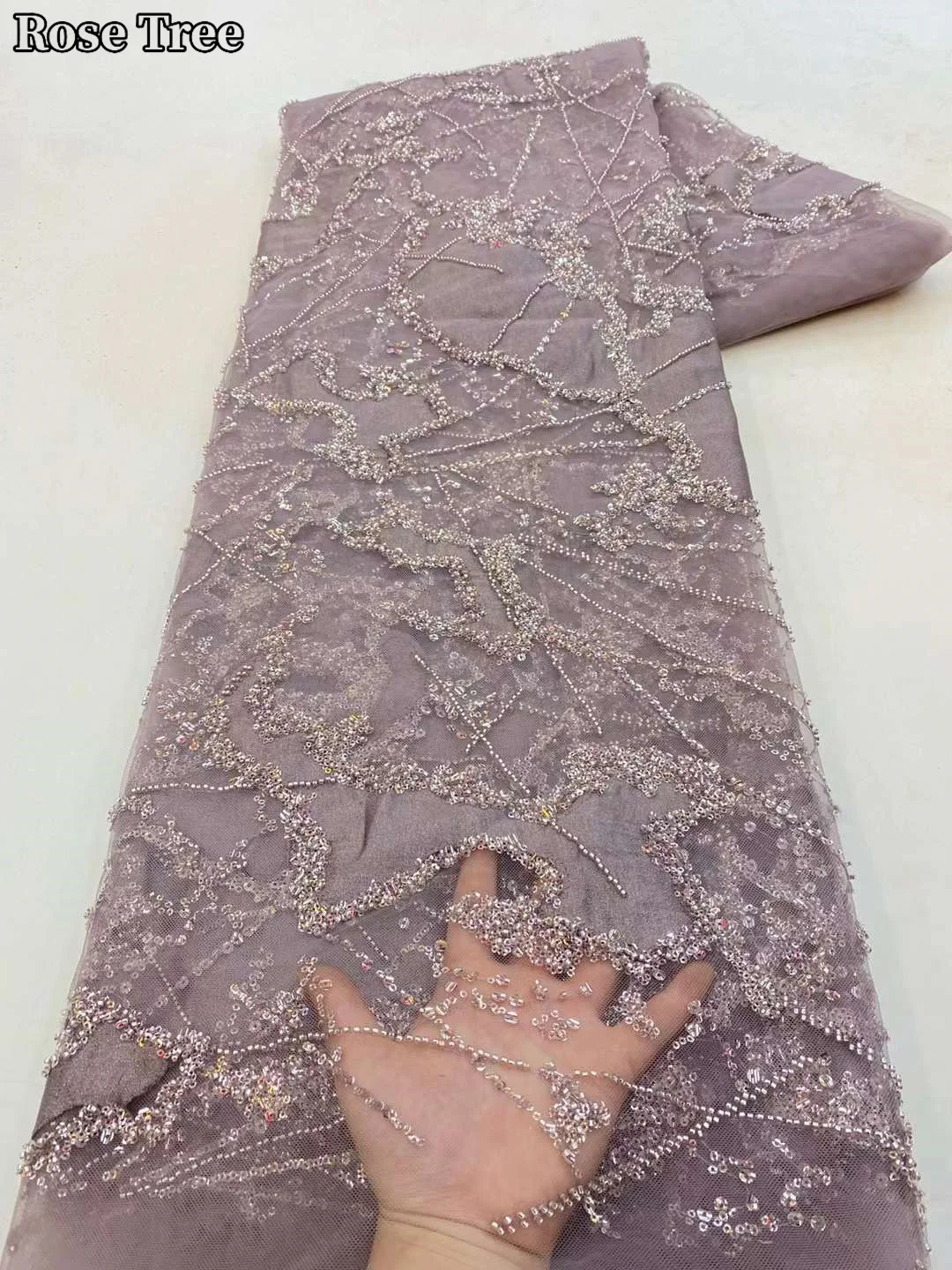 Рисунок 5 - Африканские кружевные ткани с блестками 2023