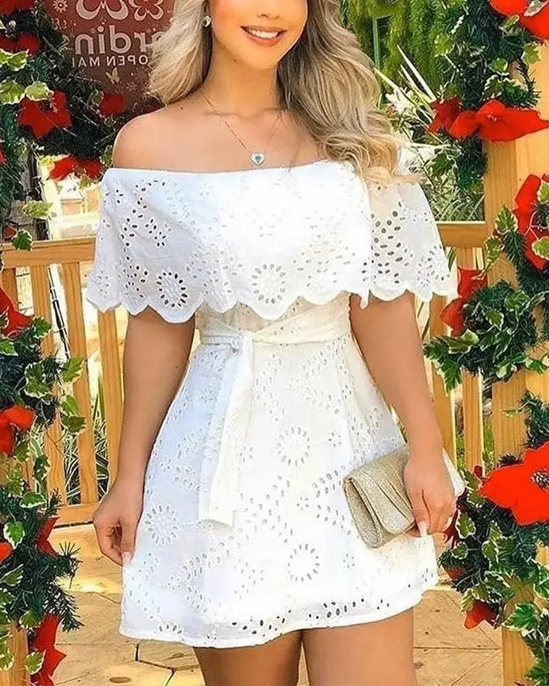 

2024 New Hollow Out White Dress Women Summer Off Shoulder Lace Up Mini Dress Fashion Lace Splicing Holiday Long Dresses