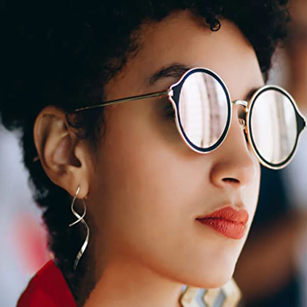 Exquisite Hollow Dangle Earrings - Image 6