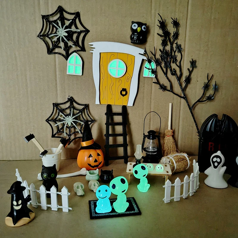 Halloween Puppenhaus Dekoration 38 Stück Wichtel Zubehör Halloween Puppenhaus Zubehör Miniatur Holz Wichteltür Set Skelette Spinnen Fledermäuse Kürbis-Elfe Geist Halloween Party Dekoration