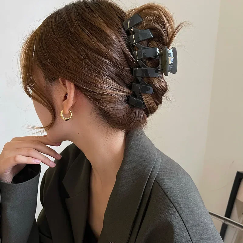 Рисунок 5 - Новые большие акриловые заколки для волос