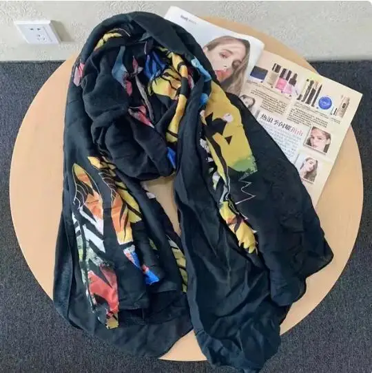 Diplomatic Trade Original orders Spanish fashion brands embroidered and printed multimodal large square scarves
