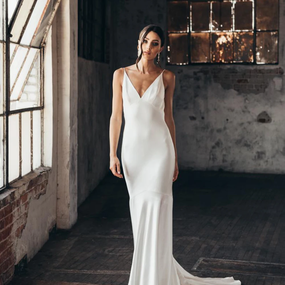 

Simple V Neck Mermaid Wedding Dresses Spaghetti Straps Backless Bridal Growns Sheath Floor Length Sleeveless Vestidos De Novia