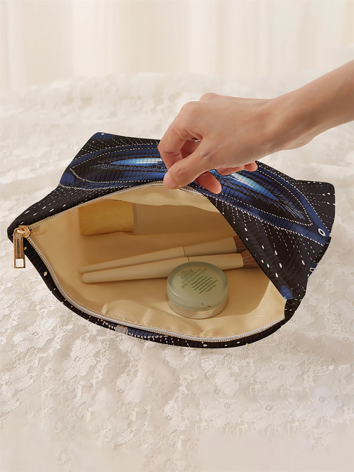 1 eye pattern corduroy makeup bag, lightweight zipper makeup storage box, multifunctional bag with lining