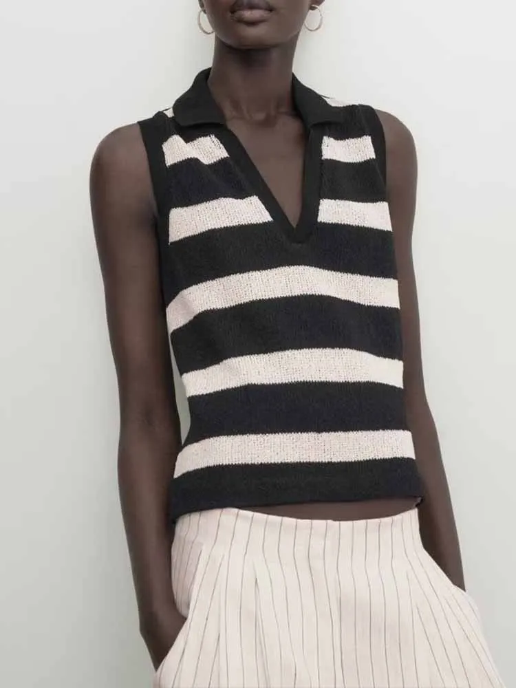 

Women New Fashion Contrasting black stripes Casual Sleeveless Knitted Tops Vintage Polo Neck Female Waistcoat Chic Tops