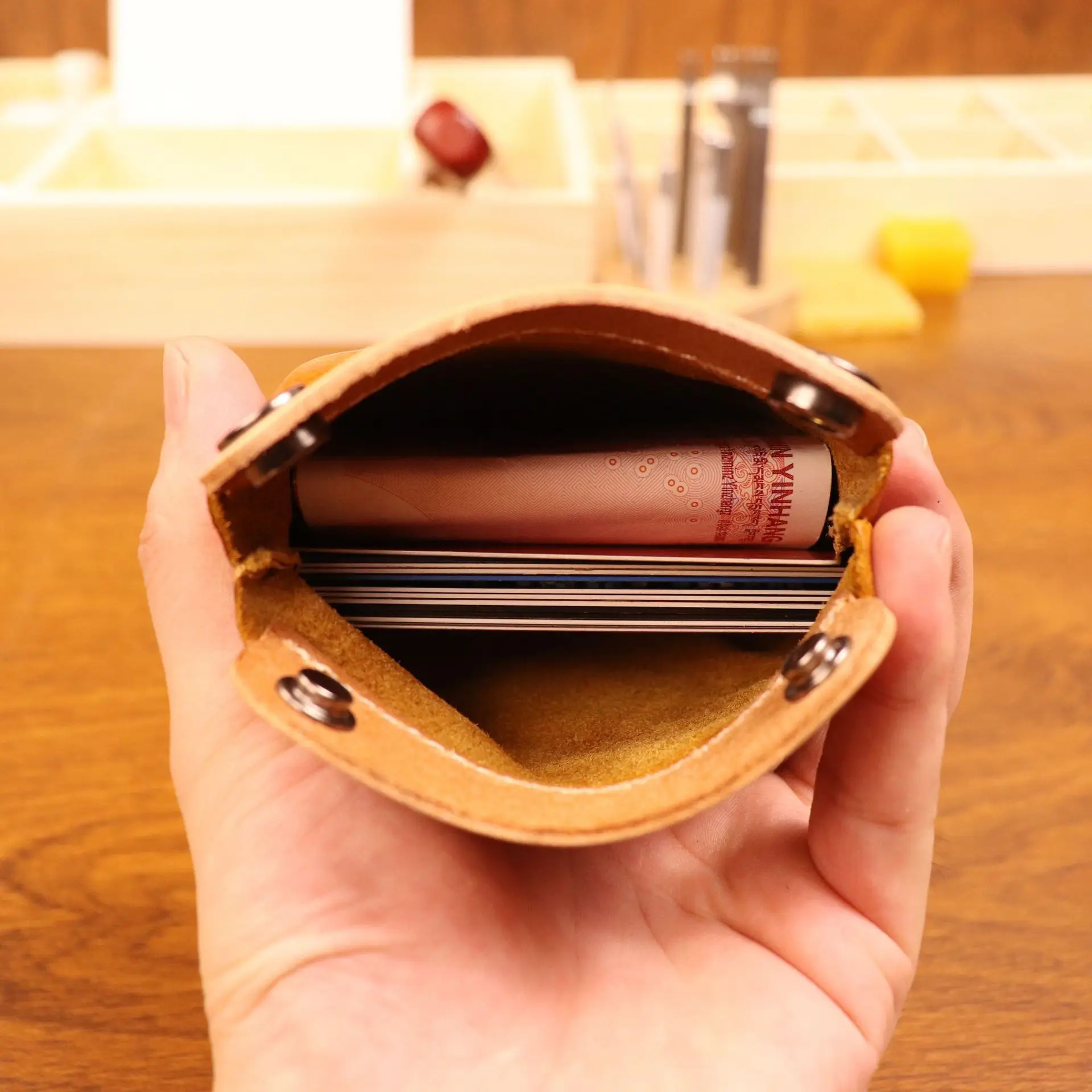 Genuine Leather Double Snap Pouch Coin Purse Cash and Card Holder Cable Organizer Pocket Vintage Brand Change Holder for Men