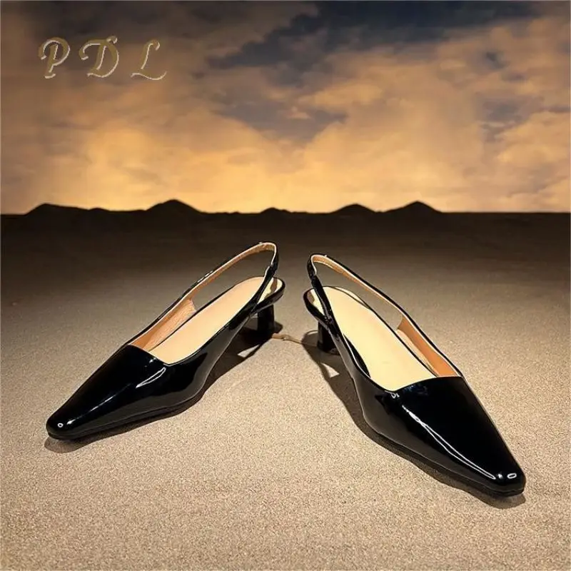 thumbnail image 1 of Zapatos de mujer de diseño, puntera puntiaguda, zapatos plateados de moda, sandalias de piel de oveja con tacón medio, zapatos de mujer cómodos y versátiles, 1 of 4