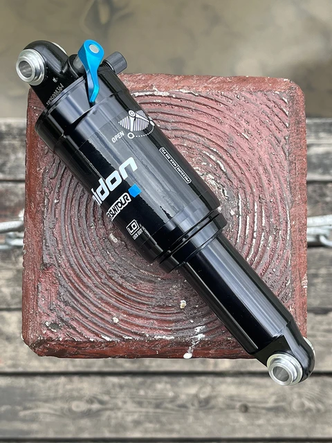 Manitou リアサスペンション 謎カスタム品 165mm Manitou リアサスペンション 謎カスタム品 165mm Manitou リア