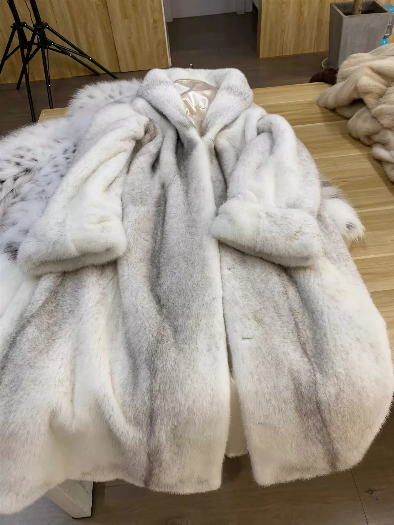 Environmental Protection Overcoats Women's Winter Warm Whole Mink High-Grade Long Fur Coats Feminine Long Sleeve Clothes