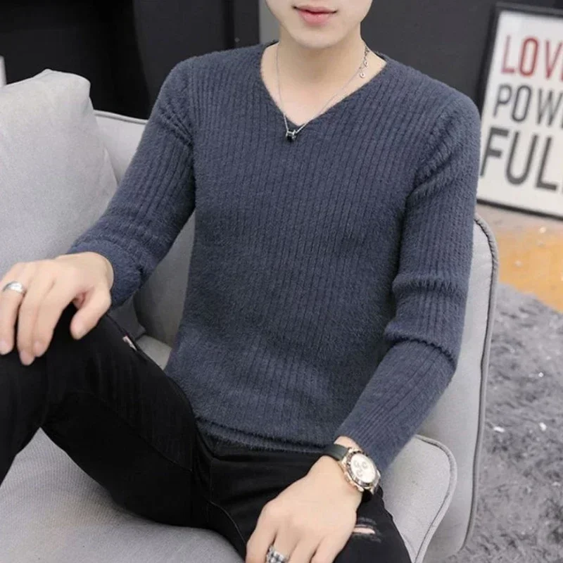 Suéter de punto para hombre, color beige, cuello en V, liso, liso, ropa para hombre, jerseys de color liso, estilo coreano, novedad en Over Fit, invierno 2024