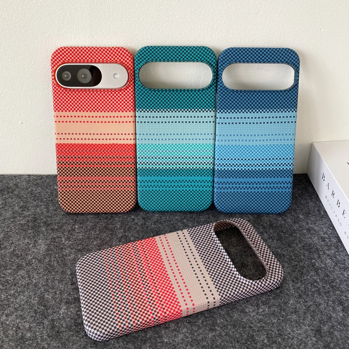 Magnetic Carbon Fiber Slim Case with Frameless Design