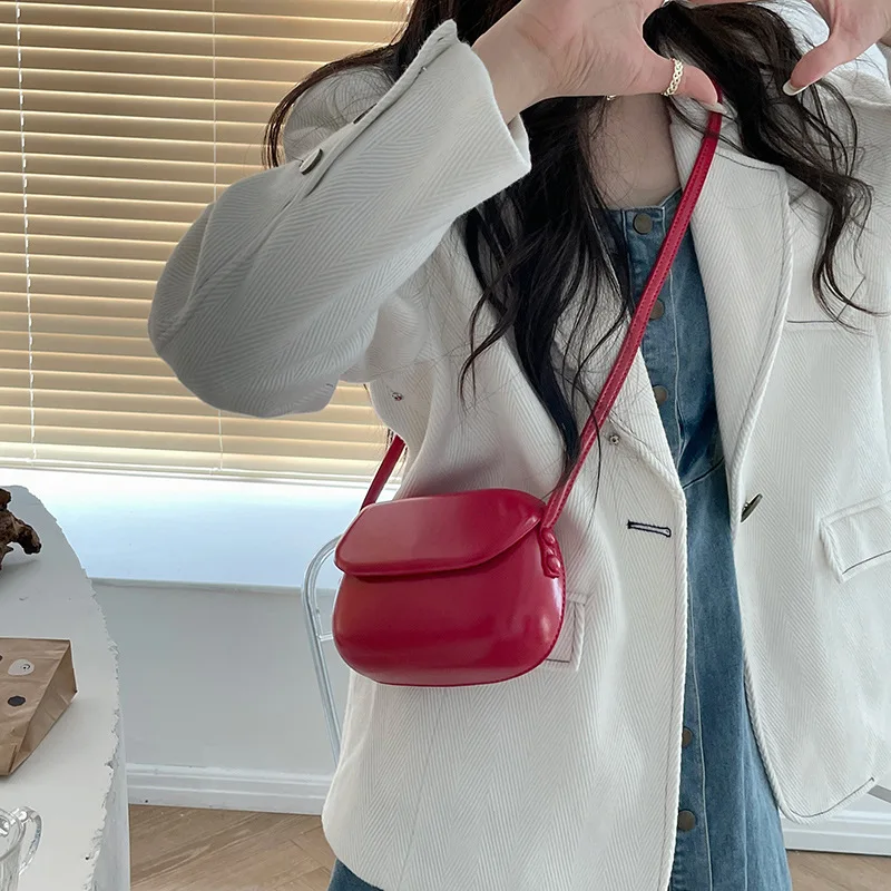 

New Saddle Bags for Women Advanced Sense Retro Red Autumn & Winter Women Versatile One Shoulder Underarm Bag Women's Handbags