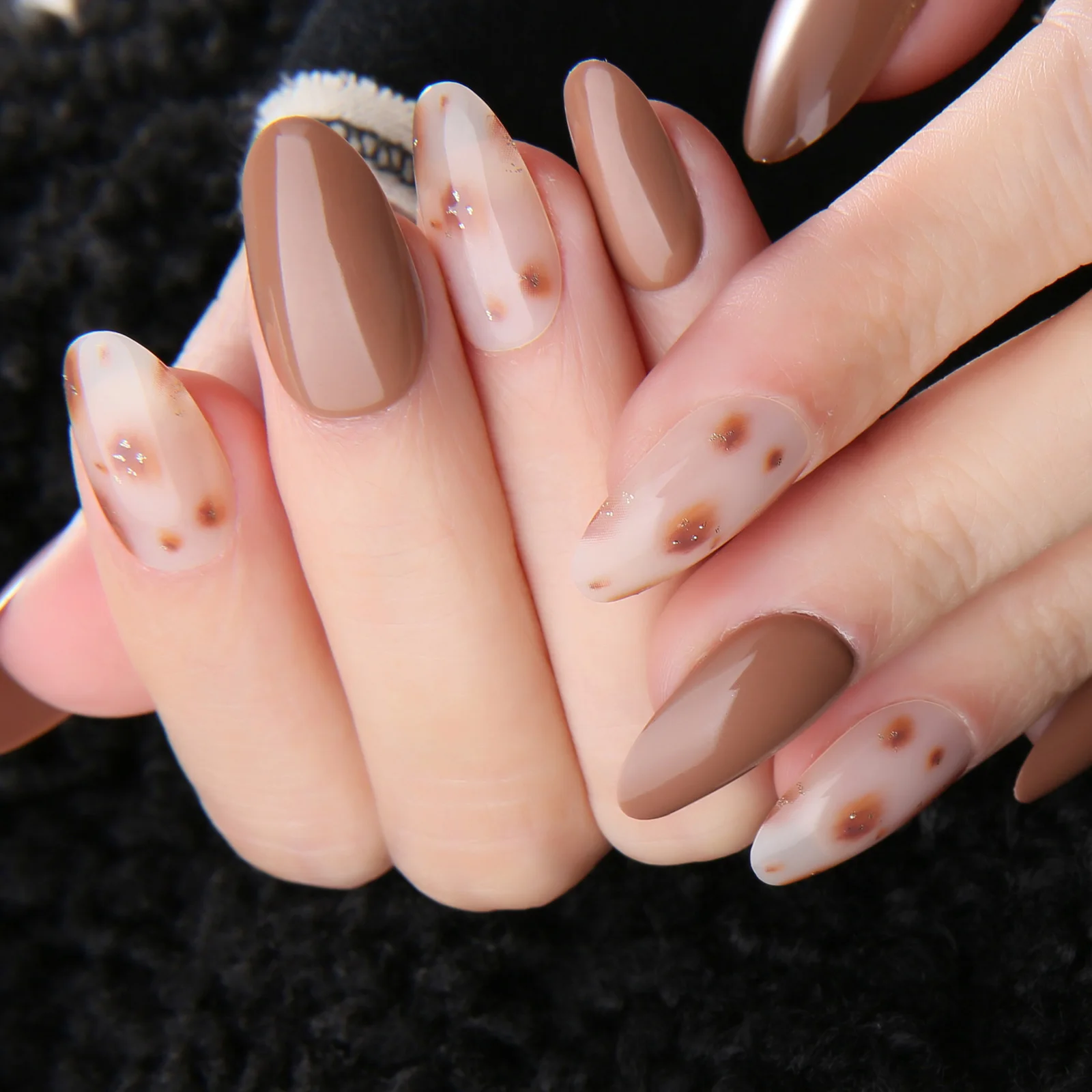 Unghie Finte Riutilizzabili Marroni Trasparenti Mandorle False Acriliche Nail Wave Point Art Tips Coffee Medium Oval Nude Press Nails Round