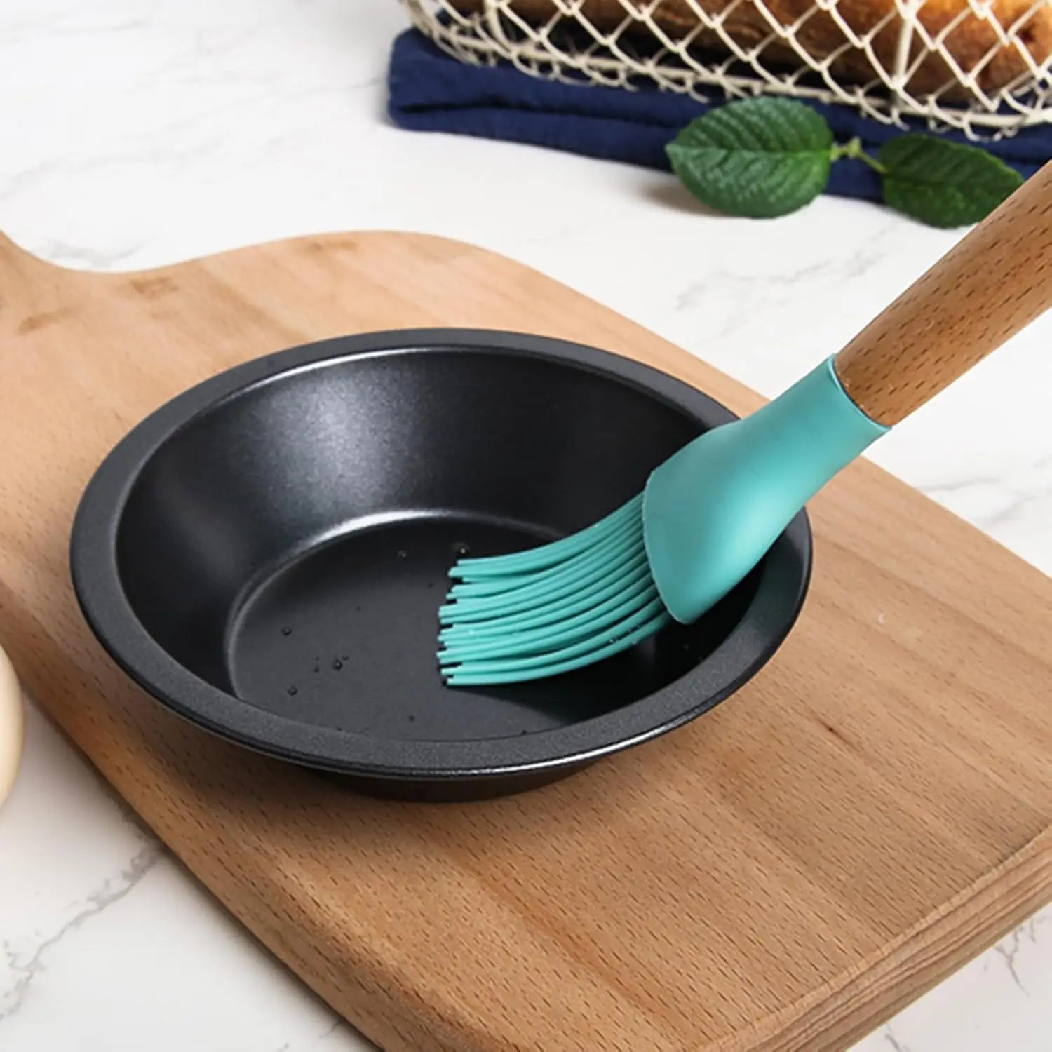 4pcs Hamburger bun baking pan Round cake oven mold Non-stick baking pan Household oven round mold