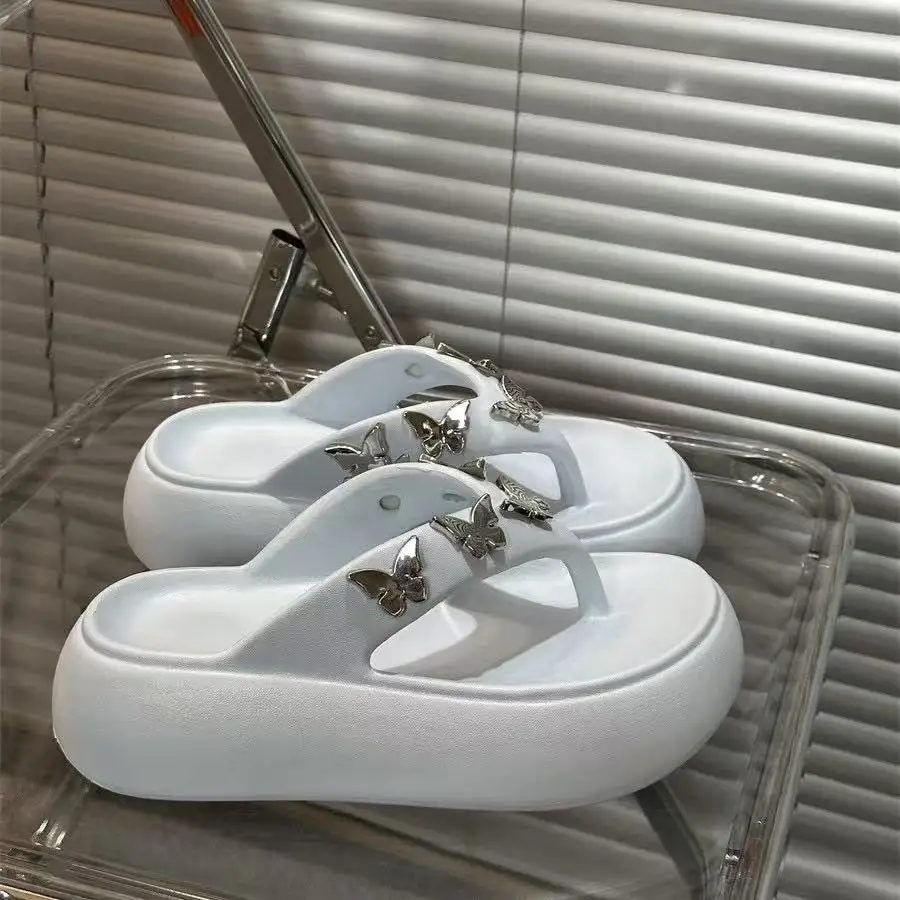 Chanclas de mujer Zapatos de diseño popular Tendencia 2025, sandalias de plataforma informales, zapatillas antideslizantes para exteriores, características únicas, Sandalias planas