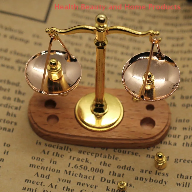 Mini Antike Justitia-Skala Modell Exquisite Heimdekoration Vintage Waage Ornament Miniatur-Zubehör Kindergeschenk – Detail 3