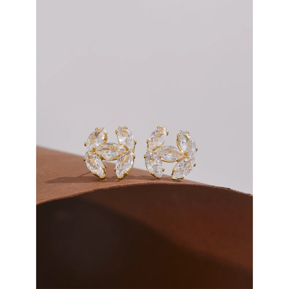 Mchic Wholesale Cubic Zirconia Chic Shiny Fashion Flower Stud Earrings for Women Allergy Prevention Exqusite Jewelry 2