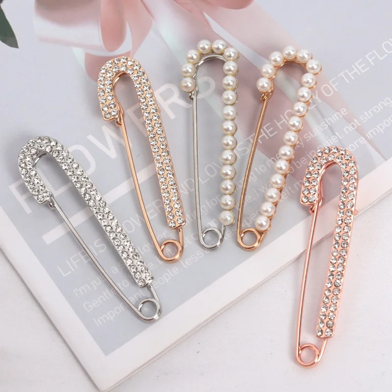 Cute Rhinestone Pins for Pants Waist Adjustment Women Cardigan Scarf Shawl Safety Brooches Korean Luxury Jewelry Scarf Buckle
