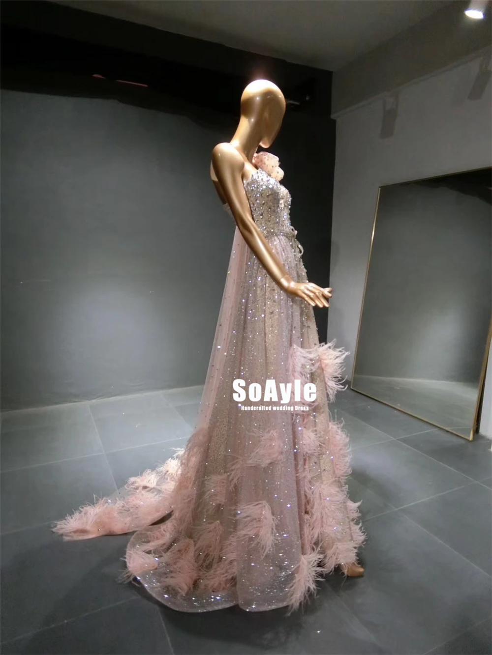 Рисунок 4 - Женское вечернее платье с одним плечом SoAyle