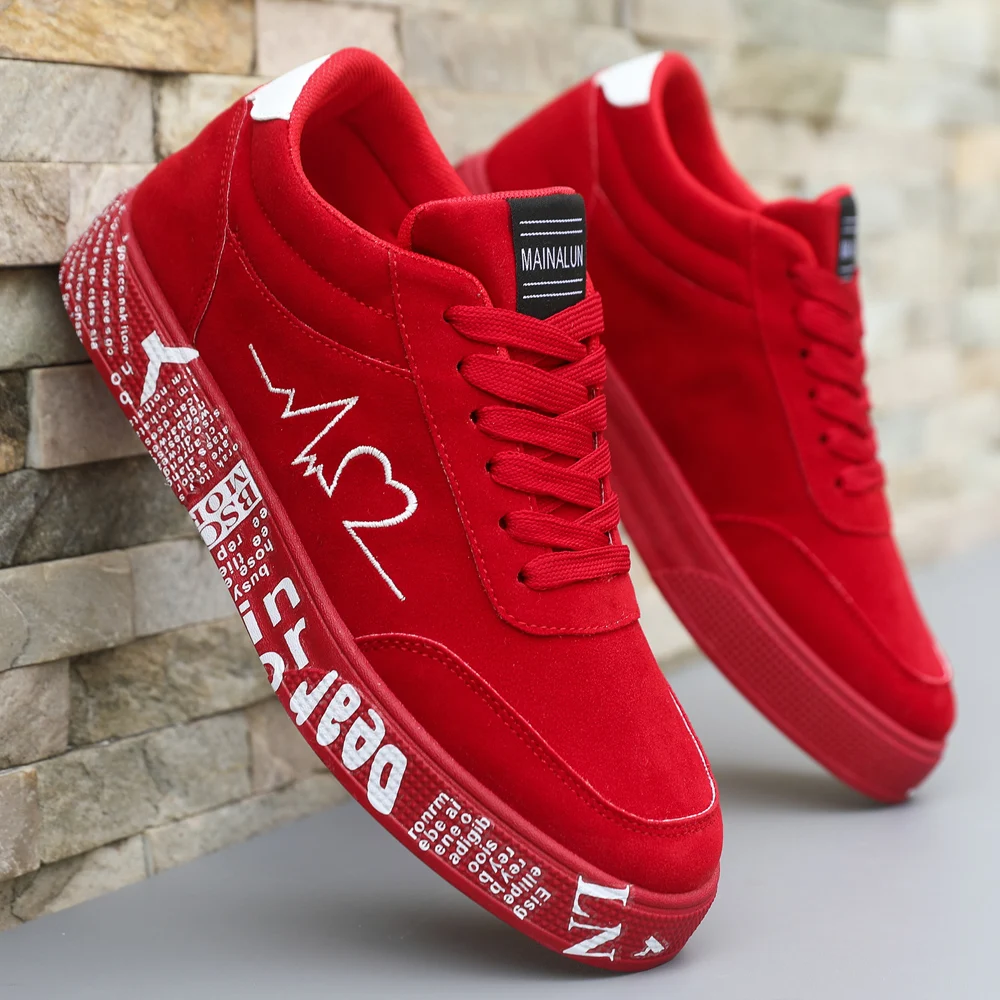 Men's lightweight casual sneakers. Everyday outdoor running and skate shoes for men. Colors: black and red. Sizes: 3