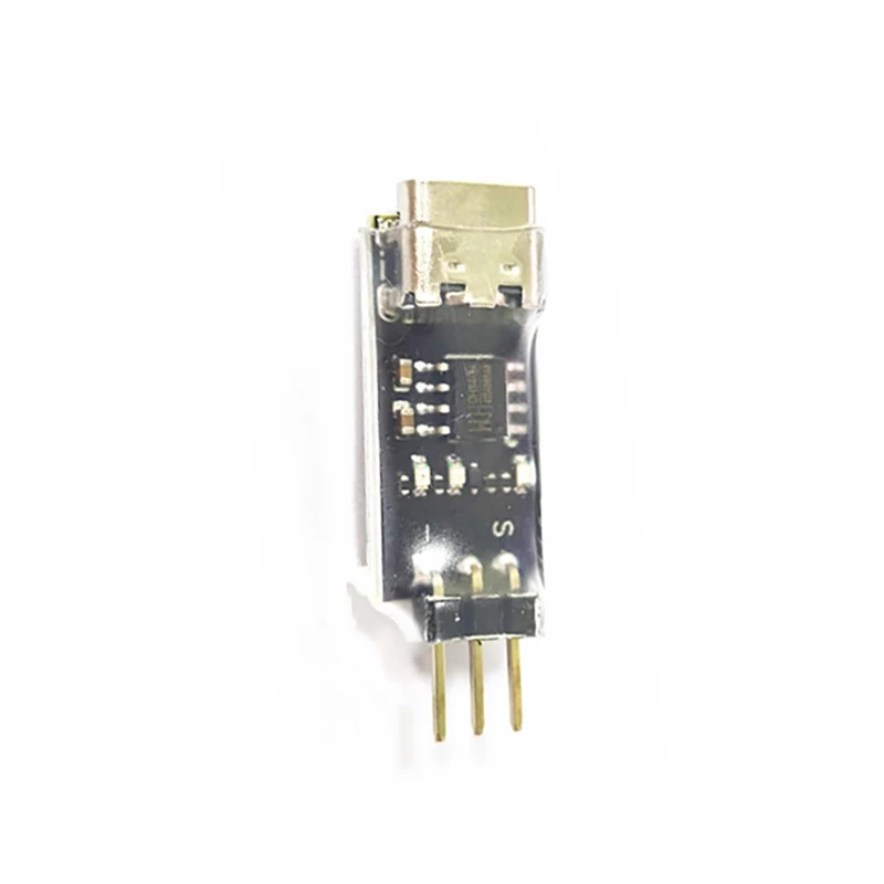 Vue rapprochée du Programmateur AM32 pour ESC Brushless, affichant son boîtier compact et ses connecteurs de câble.