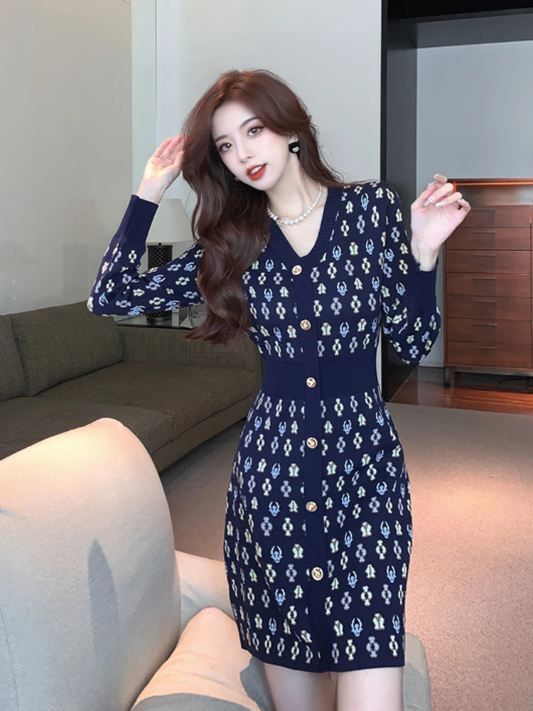 

Fashion High-End V-Neck Buttons Knitted Long Sleeve Dress Autumn Winter Temperament Slim Thin Waist Print Bottoming Dresses 2022