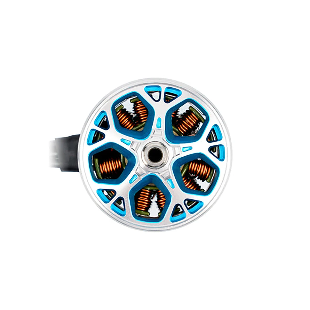 Hélice montée sur le Moteur Brushless BETAFPV Snow 2306 2500KV, prêt pour l'assemblage sur un drone 5-6 pouces.