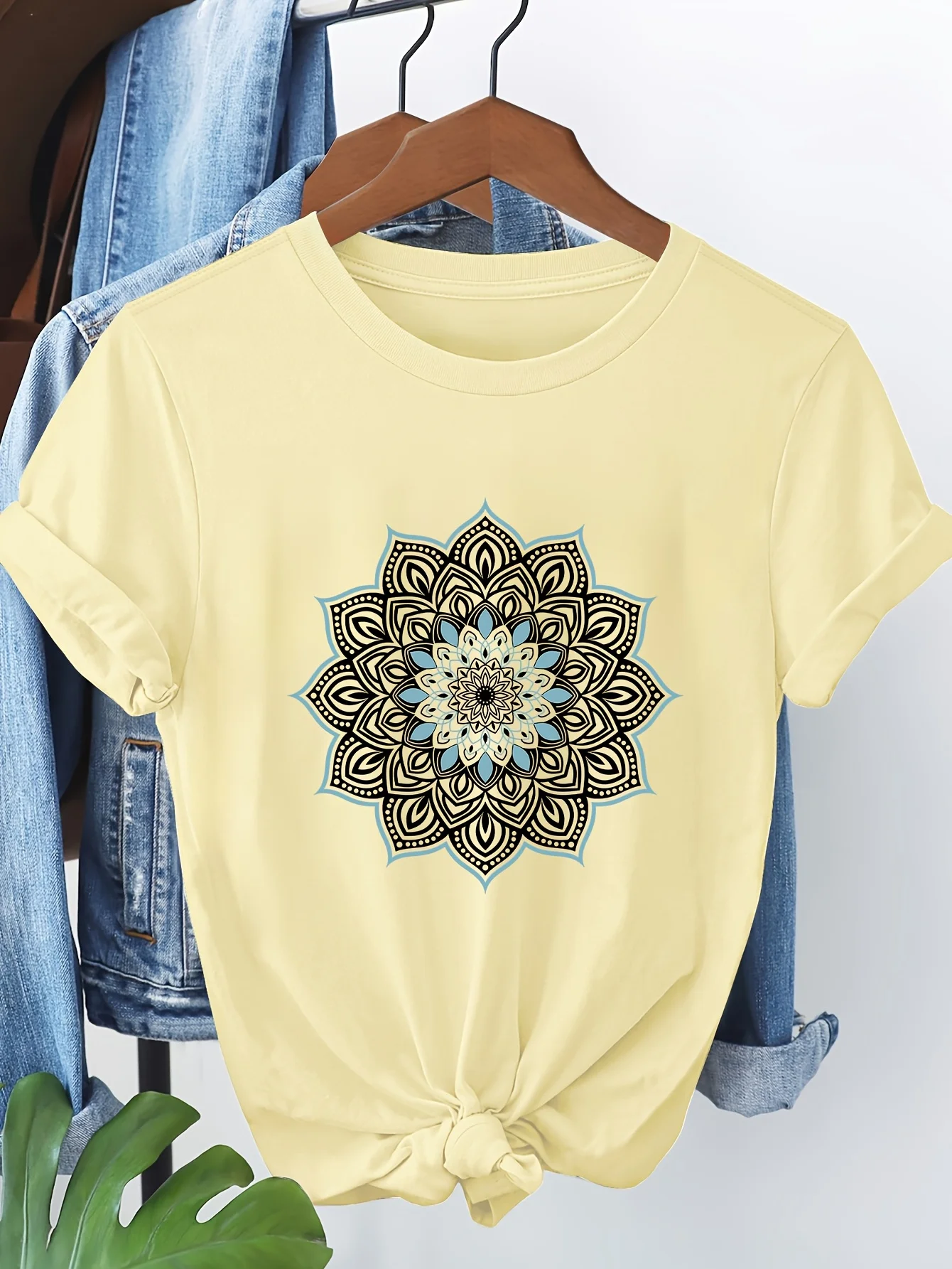 AWomen's Floral Mandala Print Short Sleeve T-Shirt Casual Round Neck Top with Teal Black Artwork Urban Style Printed T-Shirt 4