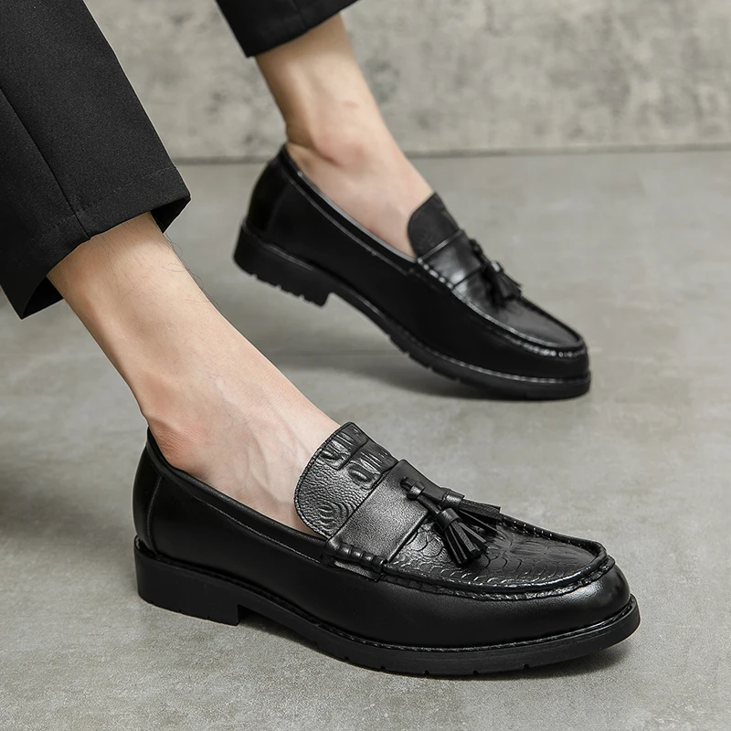 Wedding Leather Shoes for Men Slip On Loafers Tassels Leather Men&rsquo;s Dress Shoes Business Male British Style Formal leather shoes