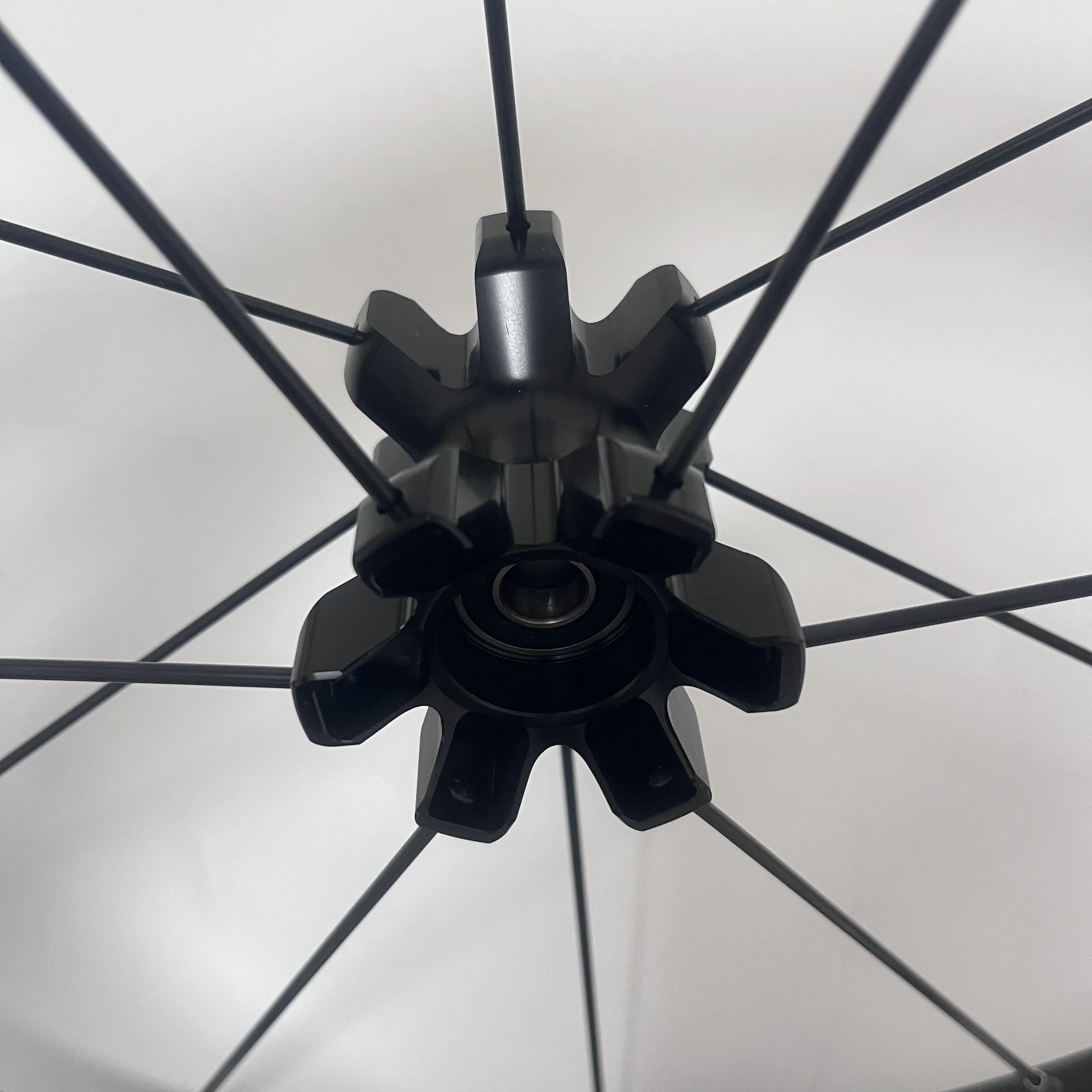 1 pair of 24 inch sports wheelchairs with black large wheels, 24 &times; 1 anti slip inflatable wheels, aluminum alloy and rub