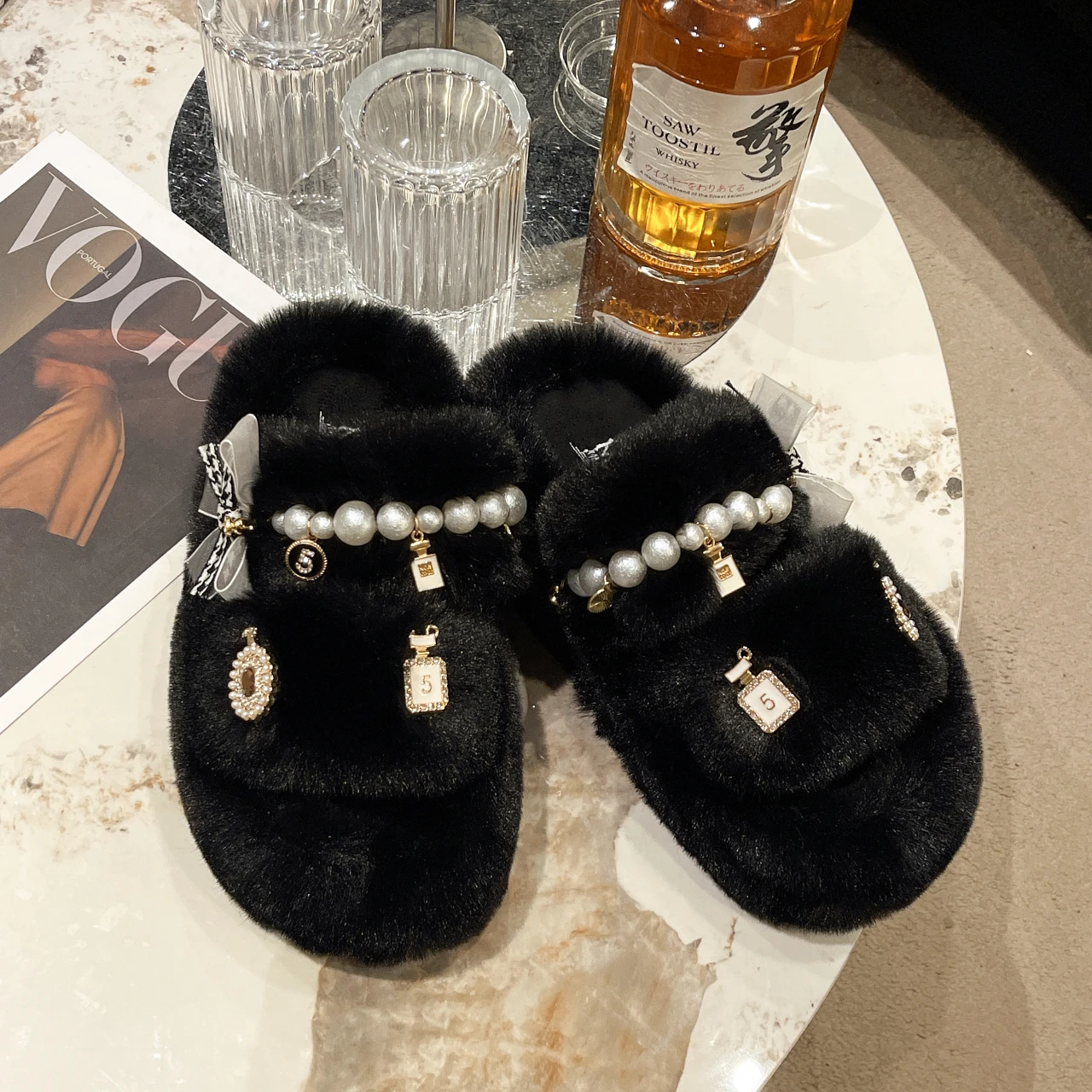 

Зимние пушистые тапочки для женщин 2023 домашние меховые тапочки для женщин на плоской подошве Удобная плюшевая обувь для дома и улицы симпатичные Тапочки