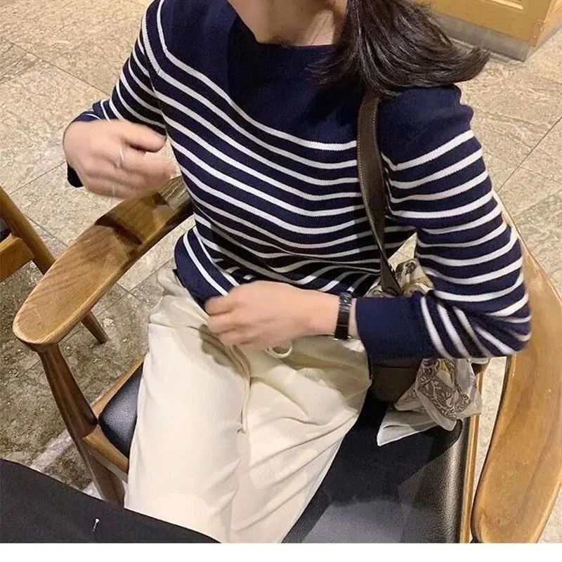 

Foreign style retro clash color stripe sweater female show thin knit top