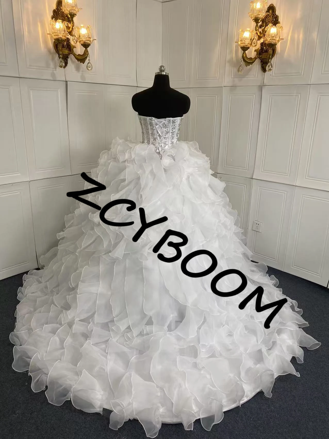Maßgeschneidertes trägerloses Schatz-Perlen-Hochzeitskleid mit Rüschen, Tüll, Kapelle-Schleppe, Brautkleid, Vestido de Novia, Boda Robe de Mariée – Detail 5