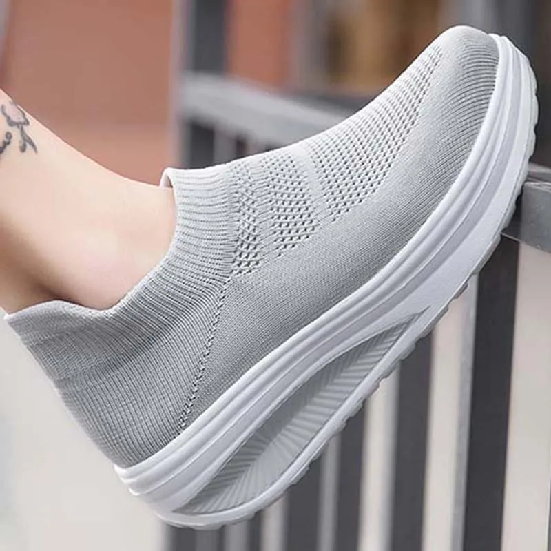 Women Platform Running Sneakers Mesh Sports Casual Shoes  Lightweight Ladies Thick Bottom Shake Shoes Female Sock Footware