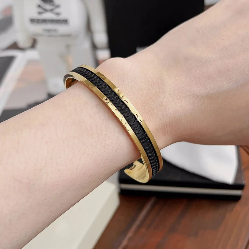 

PJS Luxury MB Golden Snap Bracelet Quality Round Black Rubber 316 Stainless Steel Smooth Trendy Fashionable Classic With Box Set