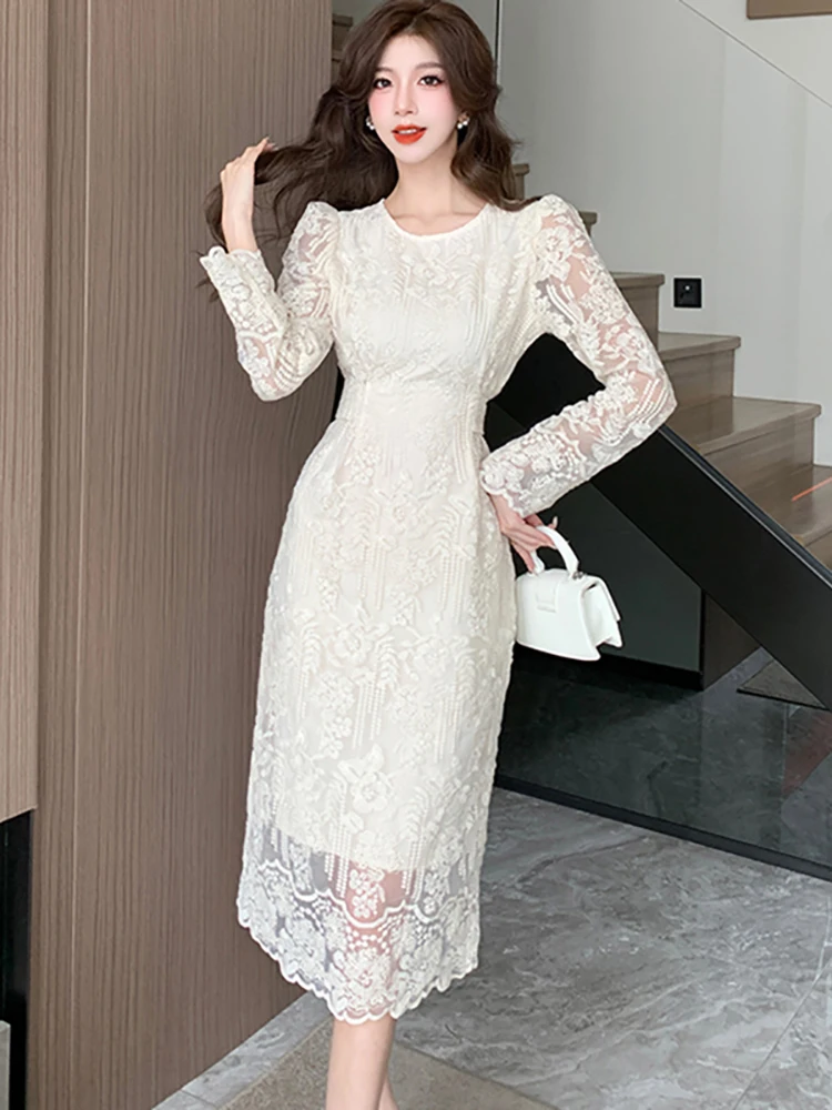 Robe Blanche Décontractée FATE Avec Détails Crochet - Taille M - Occasion Très Bon État