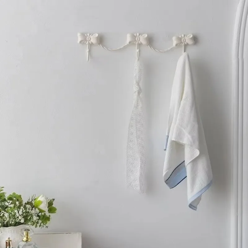 Cream White Wall Hooks, Vintage Door Hooks for Clothes, Retro Hanging Storage, Decorative Organizer for Bedroom and Bathroom