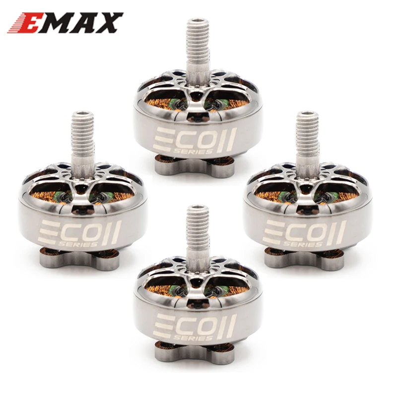 Quatre moteurs Emax ECOII 2306 alignés, prêts à être montés sur un drone FPV.